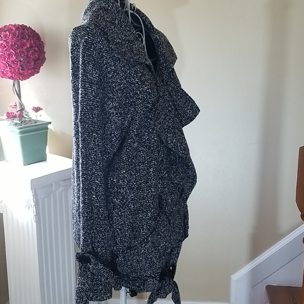 Free People oversized cardigan sweater. Size medium. New with tag. - Picture 6 of 12